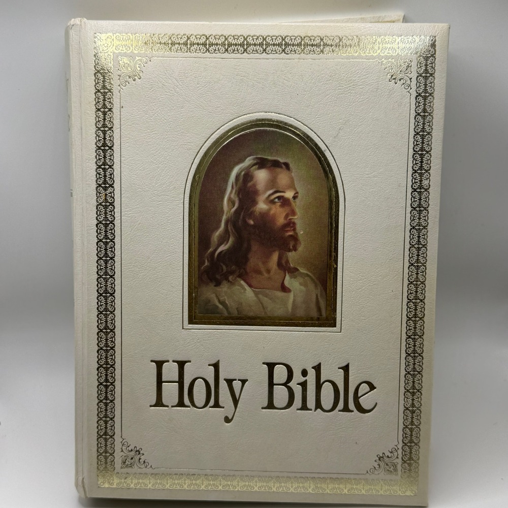 Regency Unisex OS‎ King James Bible Red Letter Edition Vintage Religious Decor